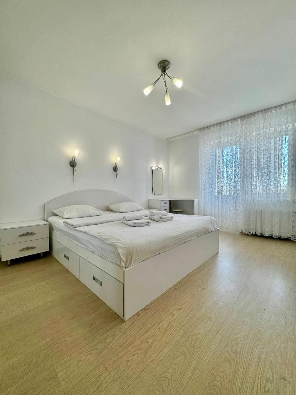 Apartpoltava: Stylish White Apartments with Dual Rooms Exterior photo